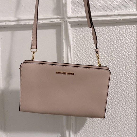 COPY - Michael Kors Pink Handbag - Picture 1 of 4